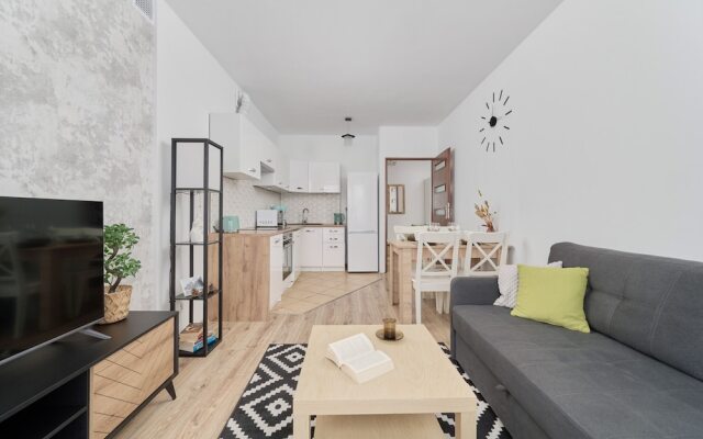 Sweet Apartment Kamienna by Renters