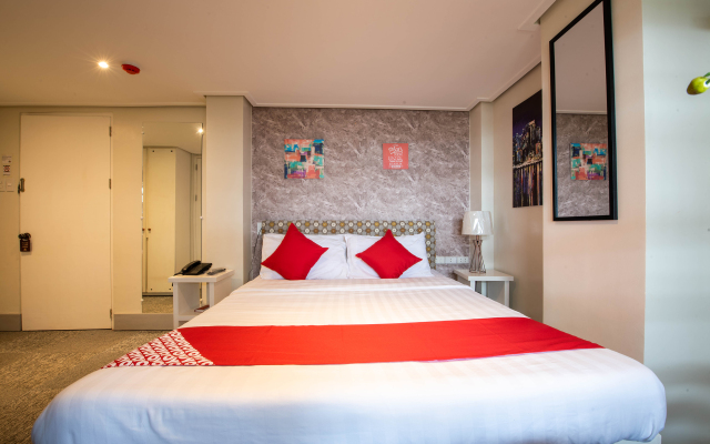 OYO 492 Sunset View Ridge Residences