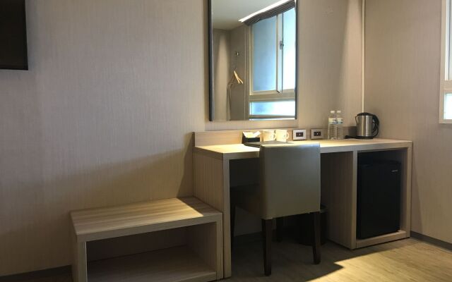 Smile 73 Hotel