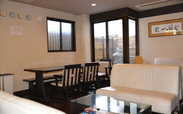 Capsule Ryokan
