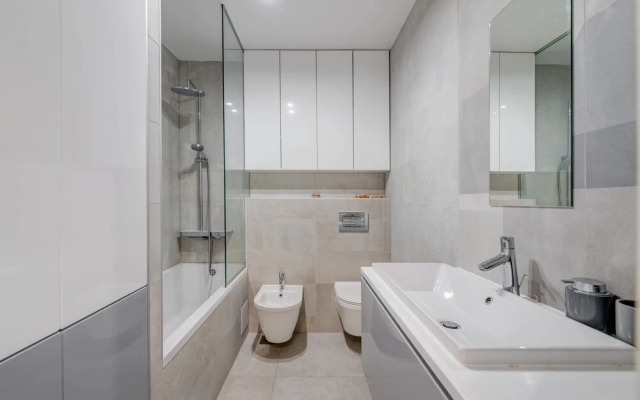 Modern 90 m2 apt With Balcony w the sea View