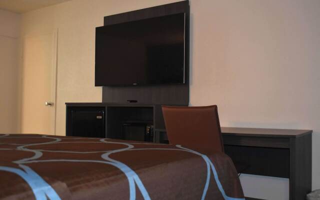 Super 8 by Wyndham Riverside AL