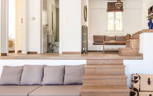 Plaka's Villa with Breathtaking Acropolis View