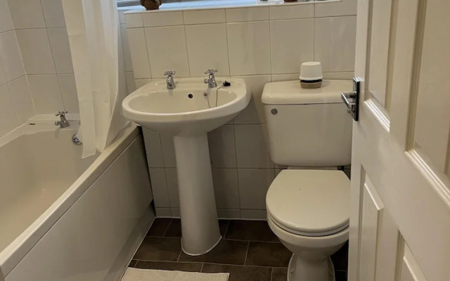 Hive Stays, Sleeps 3, Free Parking, Wifi, Smart Tv
