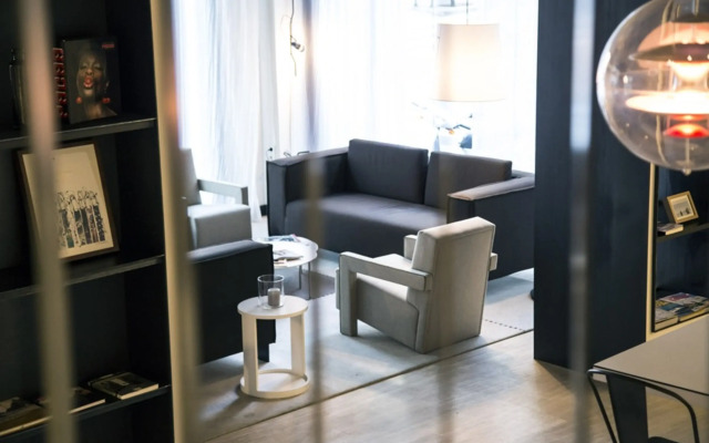 Pol & Grace Hotel