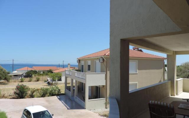 Fotis Apartments