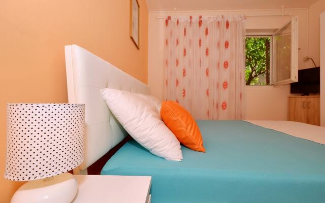 B - Apartment With Terrace With the sea View