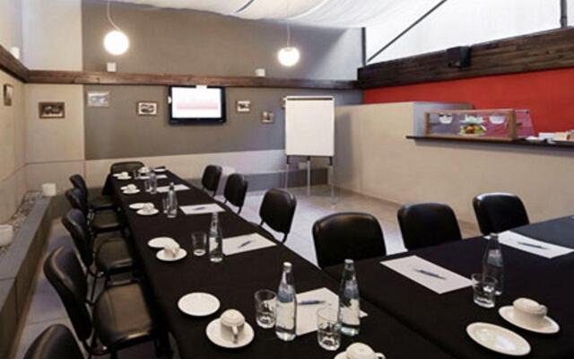 Urbanica The Suites Hotel