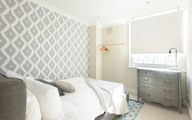 The Harrods Mews Modern 4Bdr Mews Home With Terrace