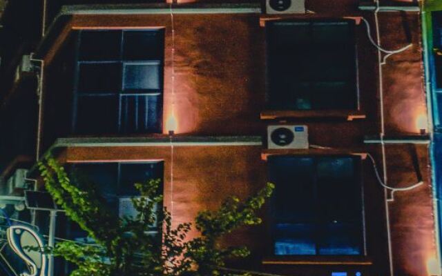 Like Year of Time Flow · Yunqi Homestay