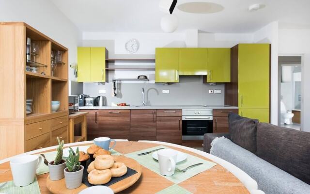 Stylish 2BR flat with balcony, near King’s Cross!