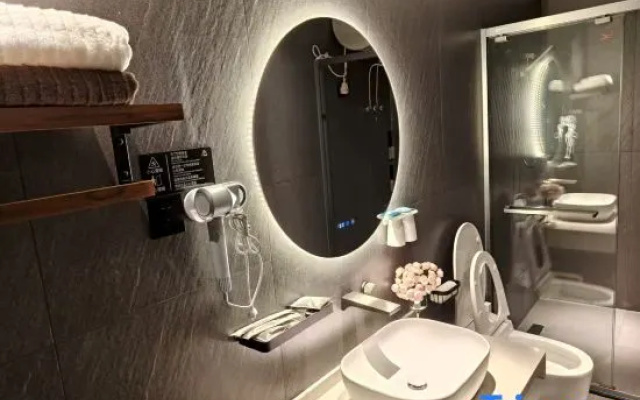 Sansan Minimalist Light Luxury Hepan Sixiang Minsu – Bathroom – Qiandongnan