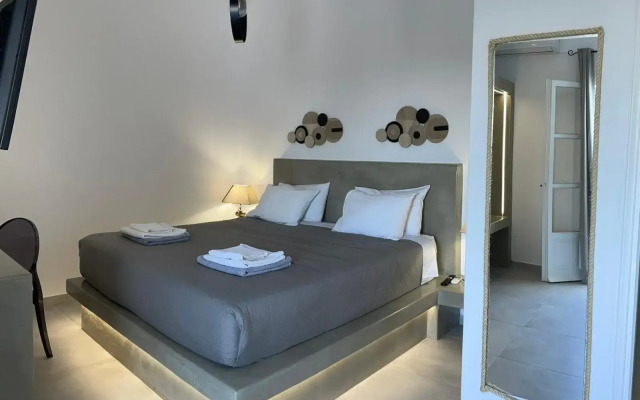 Zoumis Residence