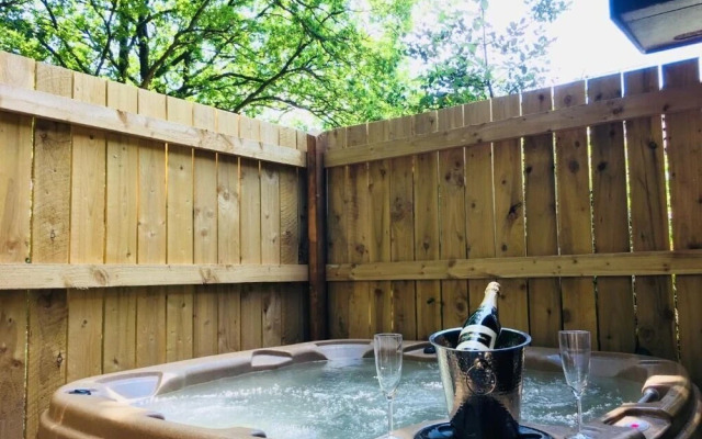 Goldcrest 3 Hot Tub
