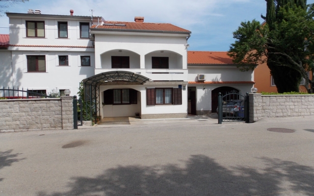 Apartment Ivo - with parking : A4 - PRIZEMLJE Malinska, Island Krk