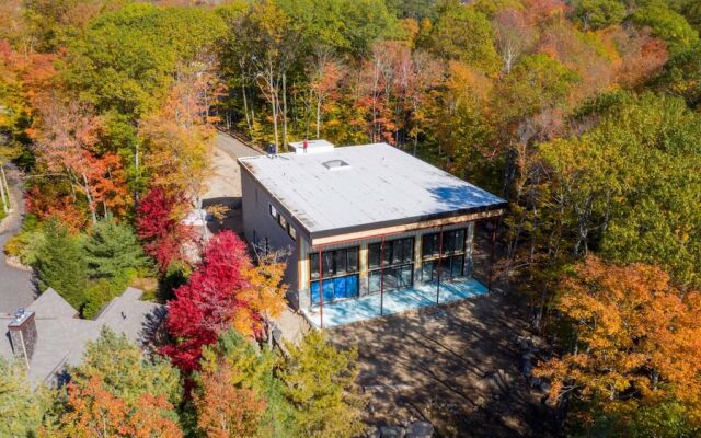 Villa Lago Muskoka Meets Malibu in Port Carling!