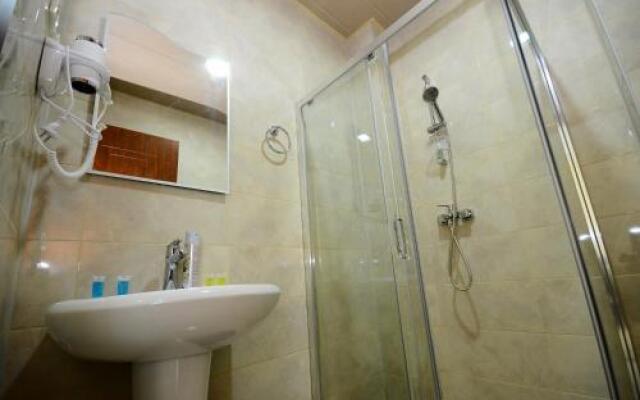 Hotel 725 B