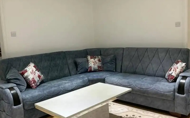 Stunning 2-bed House in Pembroke Dock