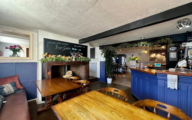 Courtyard Rooms - Studio - Double Bed - Wifi