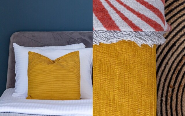 Elegant and Functional 2BR in Marina - Sleeps 5!