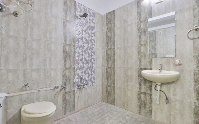 OYO 14942 Hotel Maple Leaf