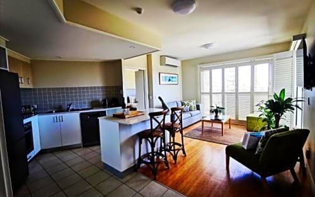Salt 1brm apartment with Spa bath and Ocean views