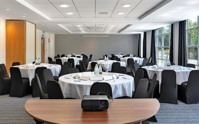 Holiday Inn Express Leigh - Sports Village by IHG