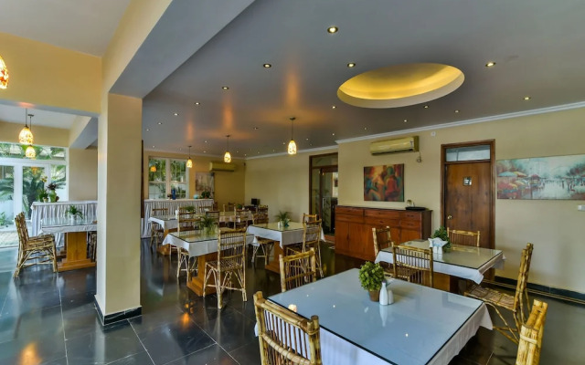 OYO 806 Hotel Safira River Front