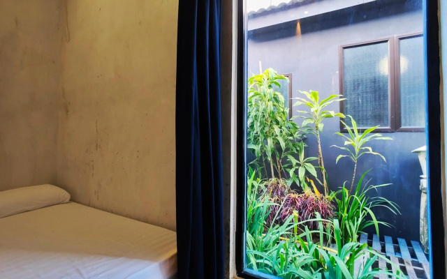Beds In Garden Hostel – Guest Rooms – Ipoh