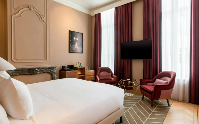 Sapphire House Antwerp, Autograph Collection