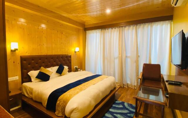 Hotel Gingar, Near Mall Road Manali