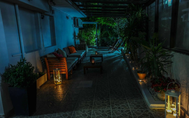 7 Palms Hotel Apartments