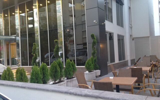 Centrum Business Hotel