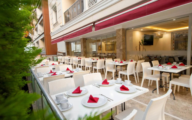 Palm Beach Hotel