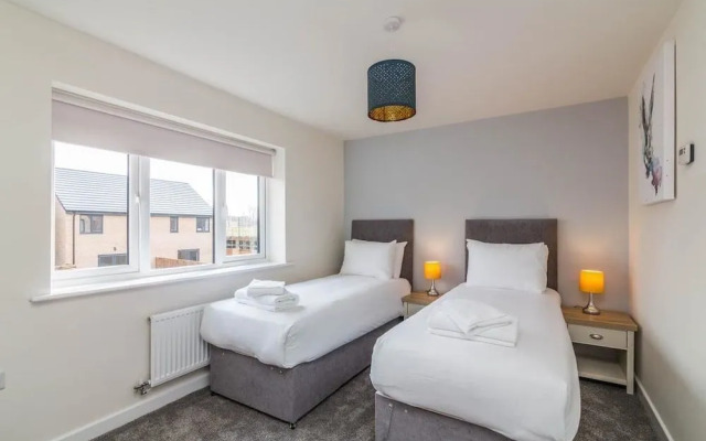 Blackstone Walk - Fabulous Houses with Parking