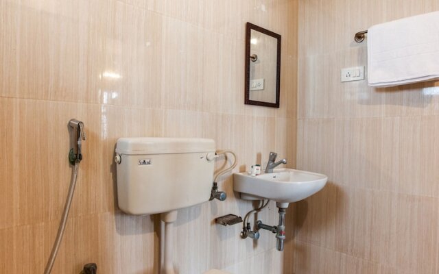 OYO 39342 Beehive Inn