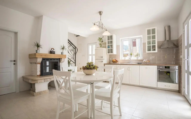 Lantana Holiday Home