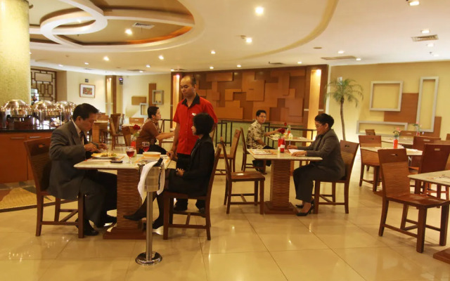 Ibis Mangga Dua & Apartments