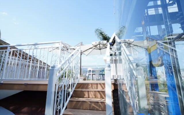 Xishuangbanna Jinghong Danrui Lanzhu Light Luxury Homestay