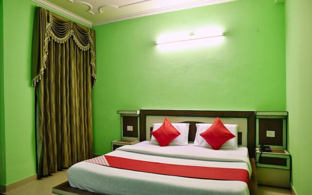 OYO 10752 Hotel Sitara International