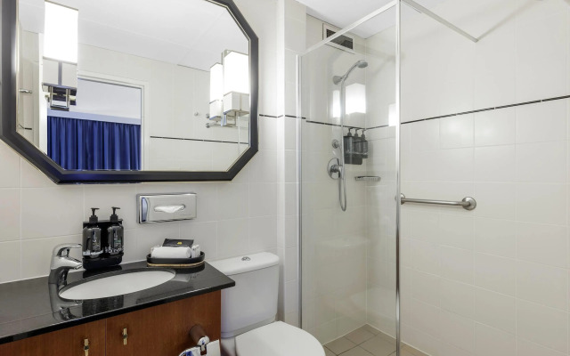 Ramada by Wyndham Diplomat Canberra