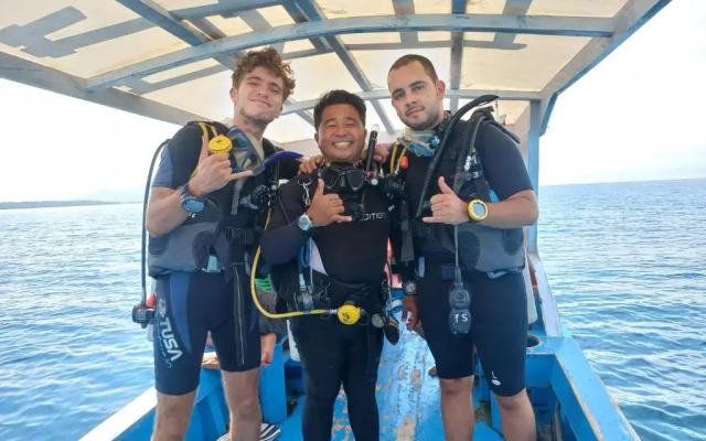 4 Sisters Divers