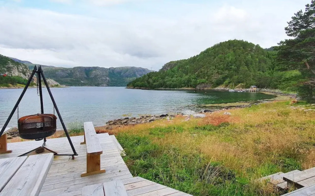 8 Person Holiday Home in Sundlandet