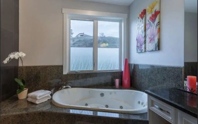 Chef's House Okanagan by Elevate Rooms