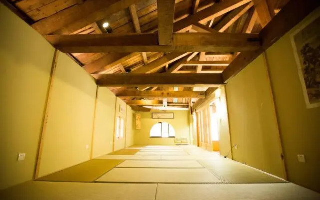 Joy Plus International Youth Hostel