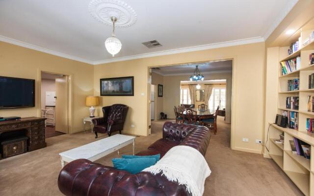 Ayr House B and B
