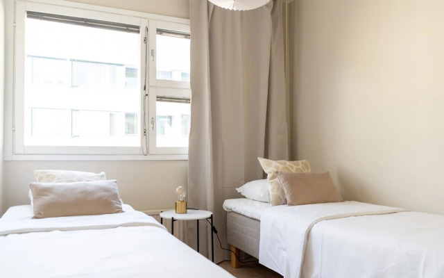 Fully renovated 3br apartment with sauna