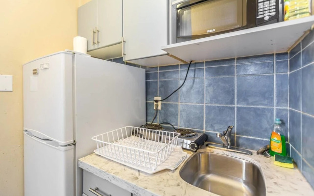 New! Budget Friendly Stay in Downtown