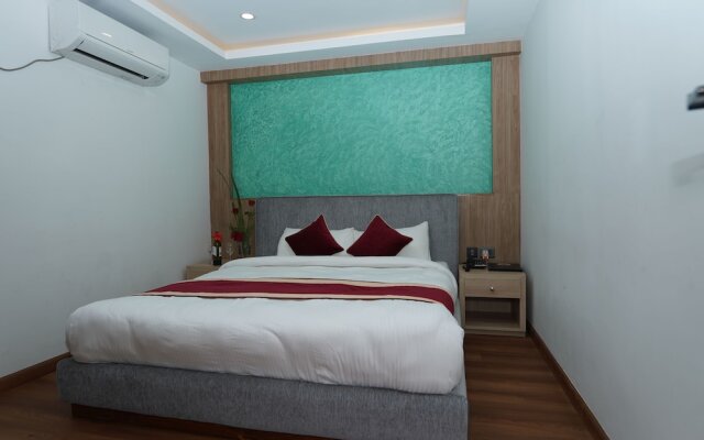 Lotus Shine N Amenities