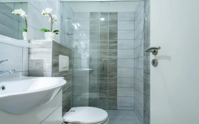 Modern stylish studio at central location